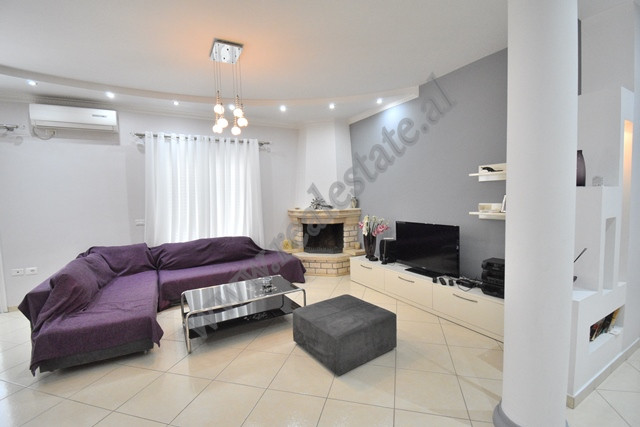 Apartament 3+1 me qira prane Rruges 3 Vellezerit Kondi